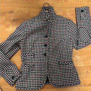 Burberry’s style
VINTAGE Jacket-Your PRICE is mine 😜